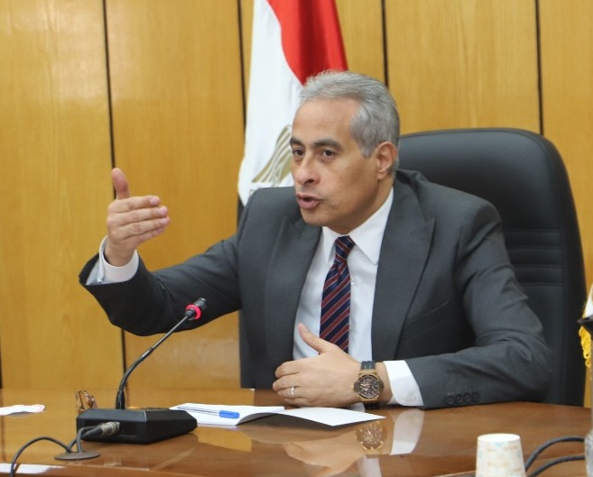 وزير القوى العامله 